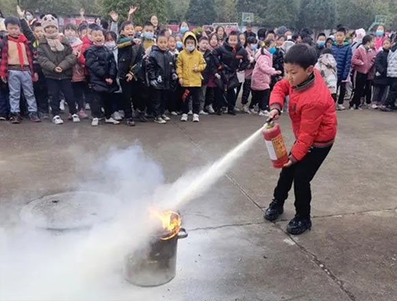 做到“七不 一斷”杜絕學(xué)?；鸹?/>
                                                                </div>
                            <div   id=